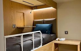 Sleepover Doha North Node, Gate C30